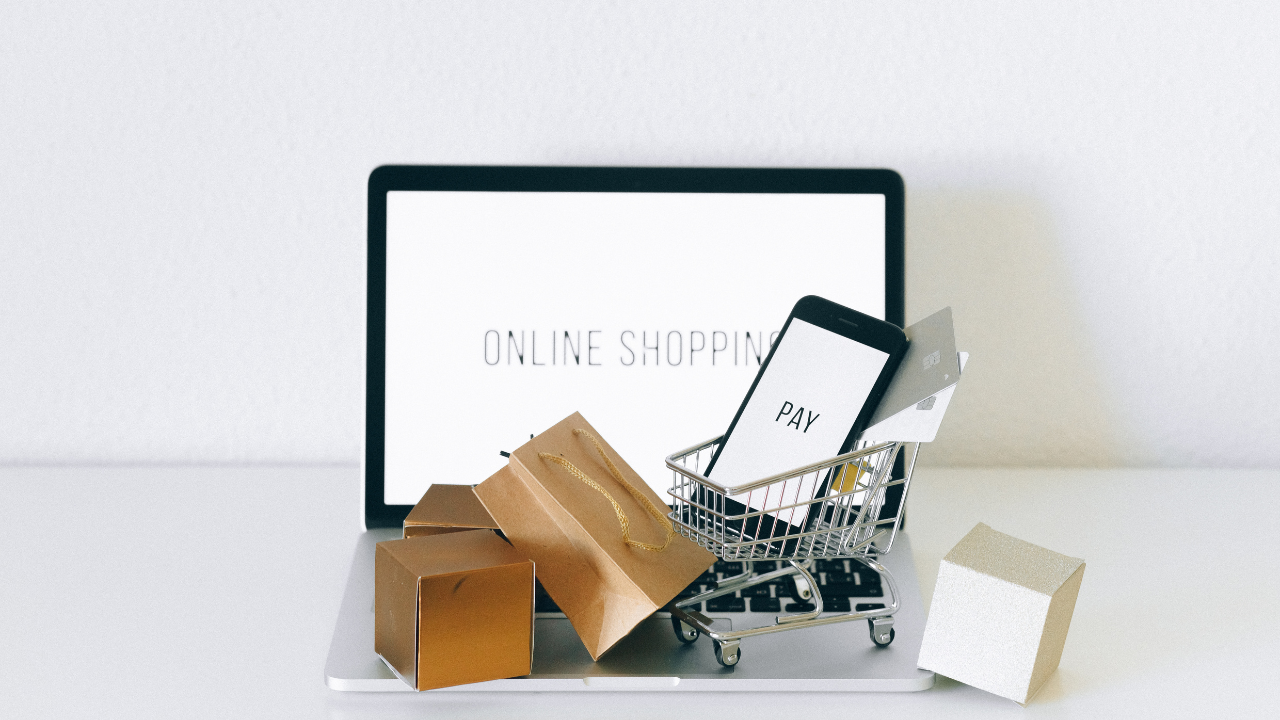 Social Commerce vs E-Commerce